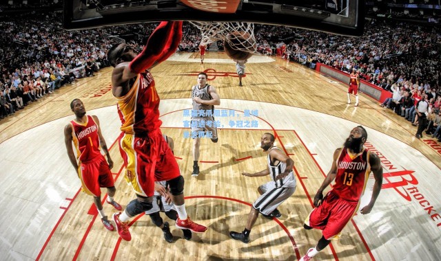 黑猫亮爪阻蓝月，曼城客战遇考验，争冠之路悬念再起